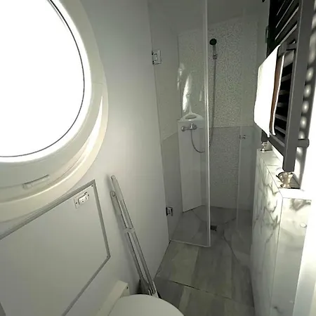 Houseboat Toro - Plywajacy Dom Na Wodzie Apartment Scinawa Polska Exterior photo