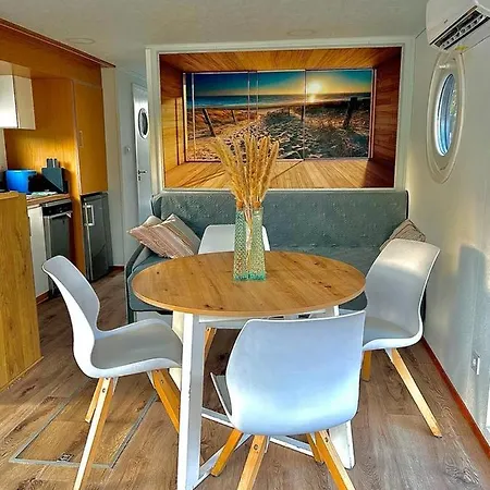 Houseboat Toro - Plywajacy Dom Na Wodzie Apartment Scinawa Polska Exterior photo