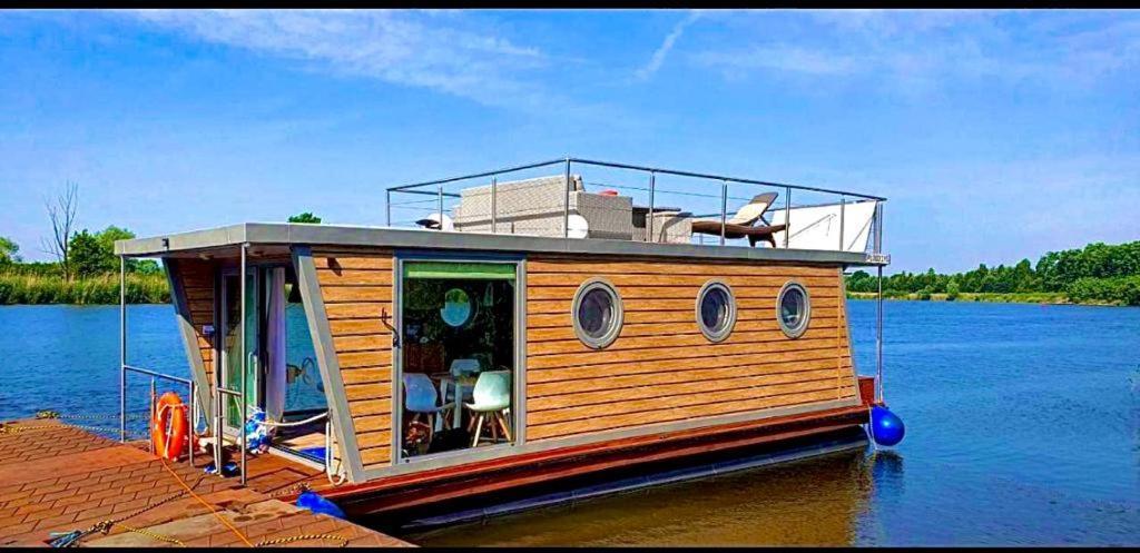Houseboat Toro - Plywajacy Dom Na Wodzie Apartment