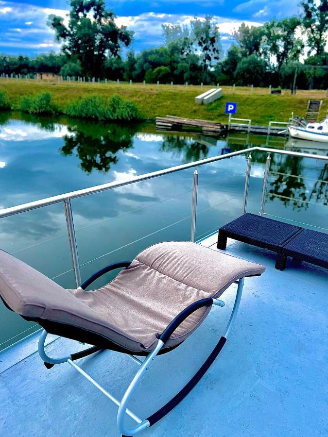 Apartment Houseboat Toro - Plywajacy Dom Na Wodzie
