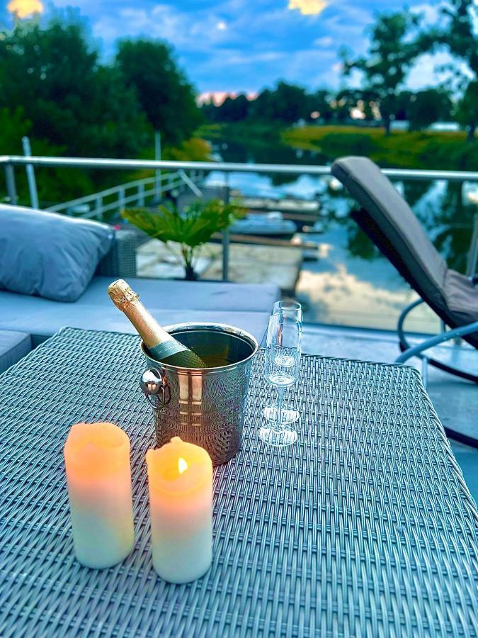 Appartamento Houseboat Toro - Plywajacy Dom Na Wodzie