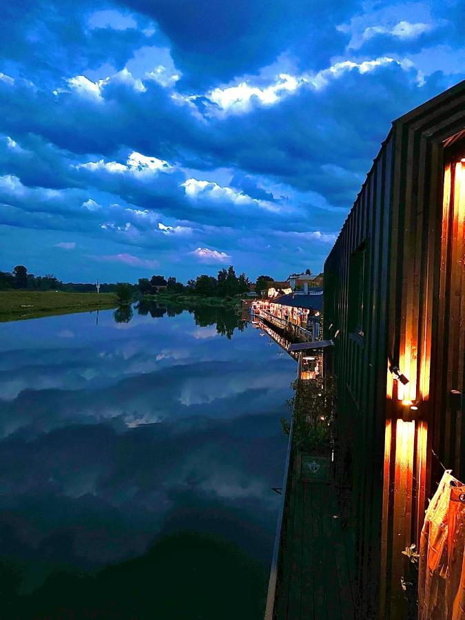 Houseboat Toro - Plywajacy Dom Na Wodzie Scinawa Polska